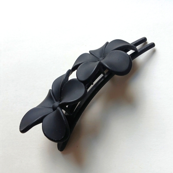 NEW Floral Hair Accessory - Picture 2 of 3